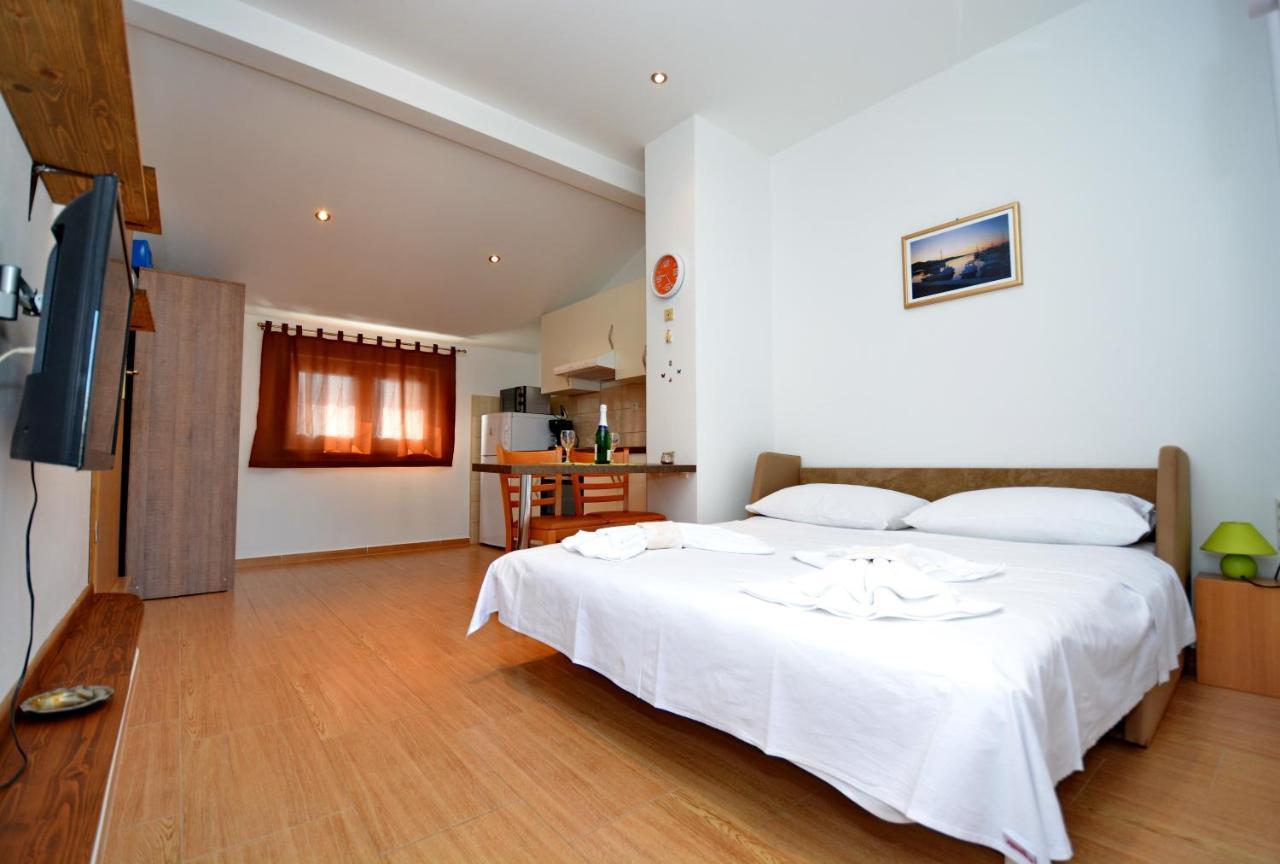 Studio Apartment Martin Zadar Buitenkant foto